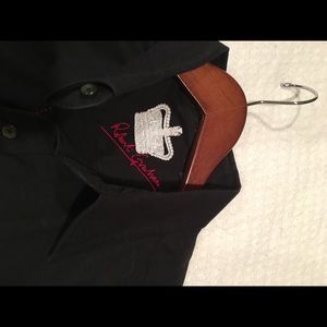 Men’s Robert Graham black shirt with red details